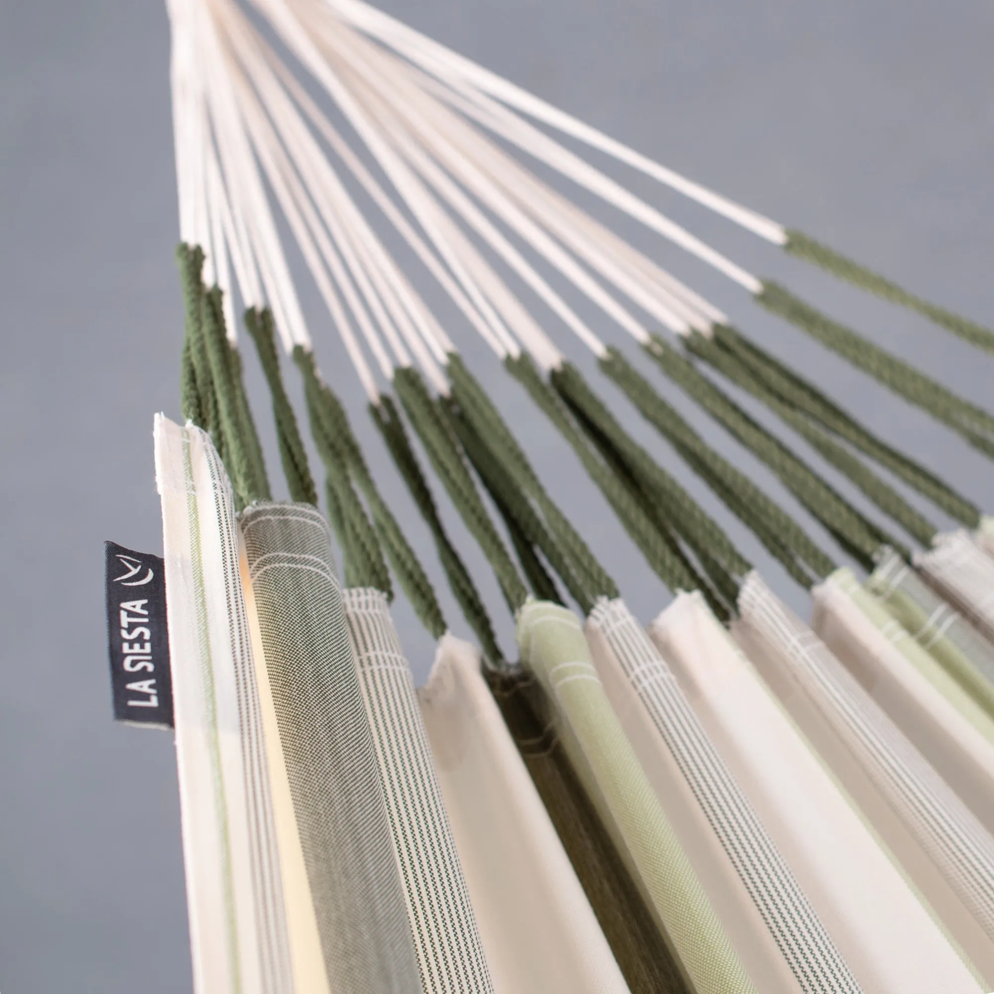 Brisa Cedar - Weather-Resistant Kingsize Classic Hammock