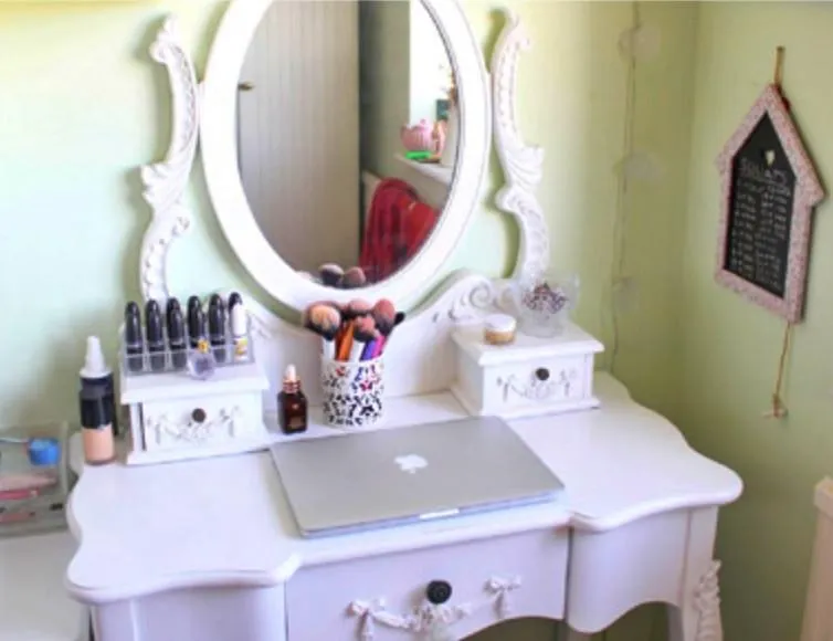Multi-Compartment Storage Box with Mirror