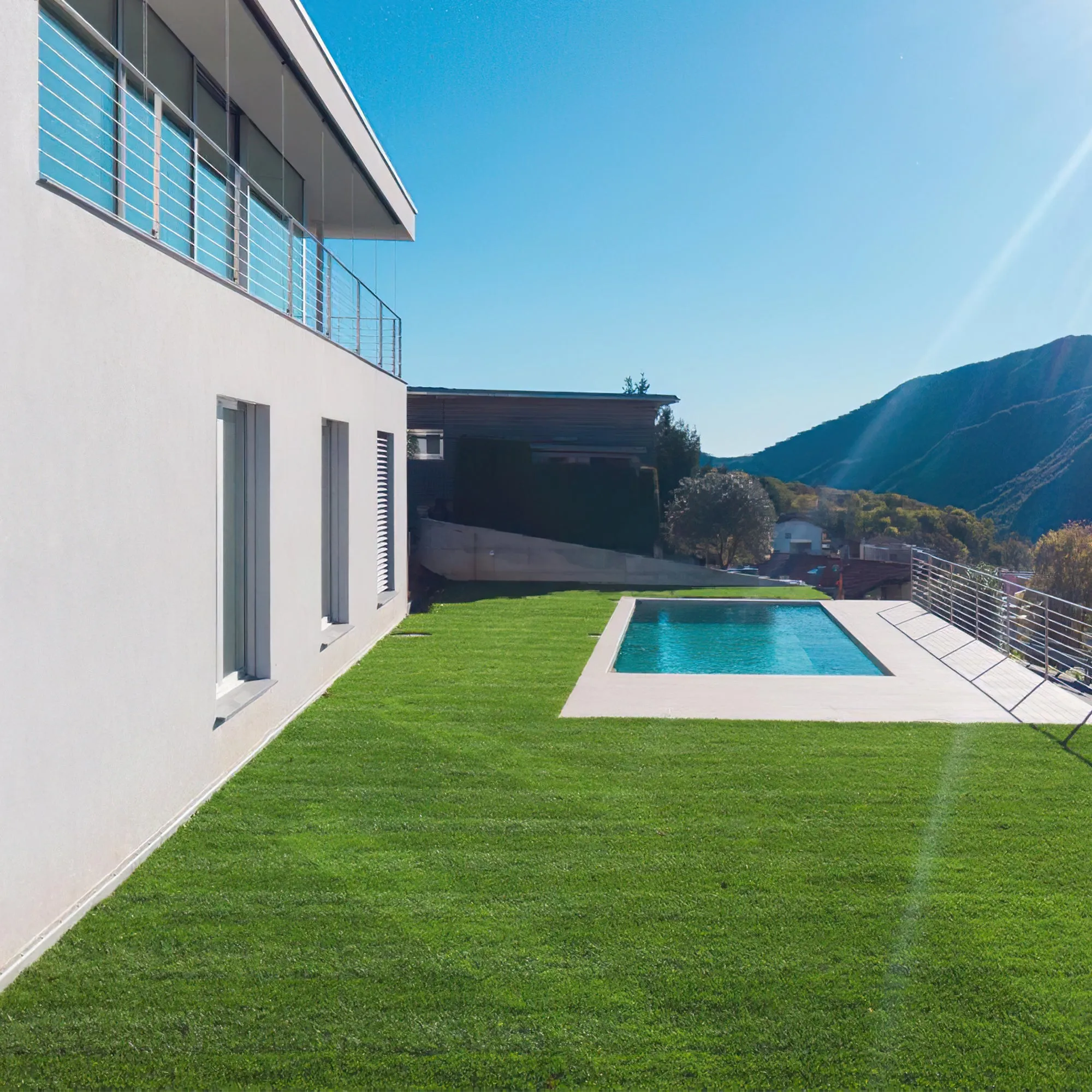 Outdoor Weather Resistant Artificial Grass Turf Rug / Roll