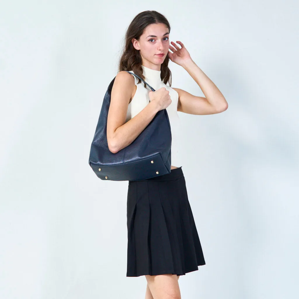 Sleek shoulder bag with zipper closure wholesale