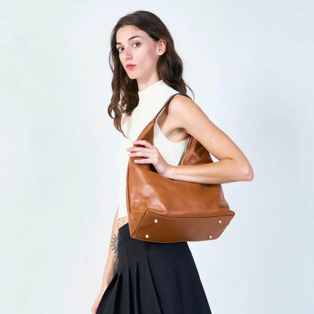 Sleek shoulder bag with zipper closure wholesale
